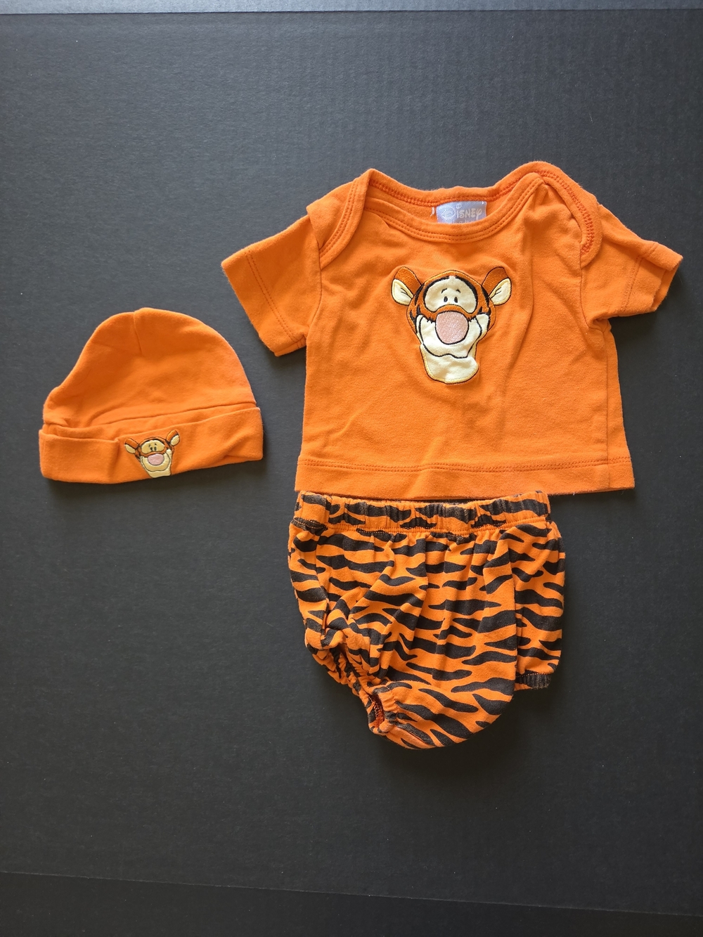 VTG Disney Store Tigger Shirt Bloomer Beanie Hat Set 0-6M No Flaws